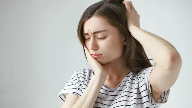 Viêm chân răng có mủ: Dấu hiệu nhiễm trùng nguy hiểm