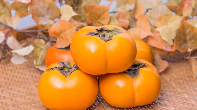 1 quả hồng giòn có bao nhiêu calo?