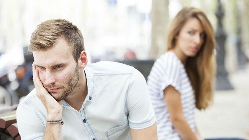 Quan hệ tình dục không an toàn là nguyên nhân chính dẫn đến bệnh mào gà ở nam giới.