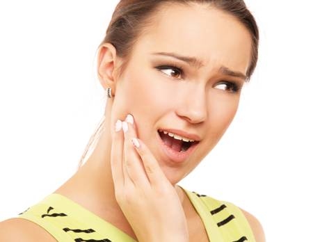 Sâu răng, viêm lợi cũng là vấn đề răng miệng thường gặp ở phụ nữ mang thai (ảnh minh họa).