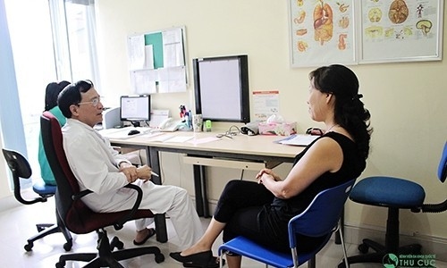 Người bệnh nên đi khám bác sỹ để được chẩn đoán và tư vấn điều trị tốt nhất.