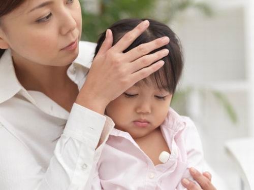 Cách chữa ngộ độc thức ăn ở trẻ em