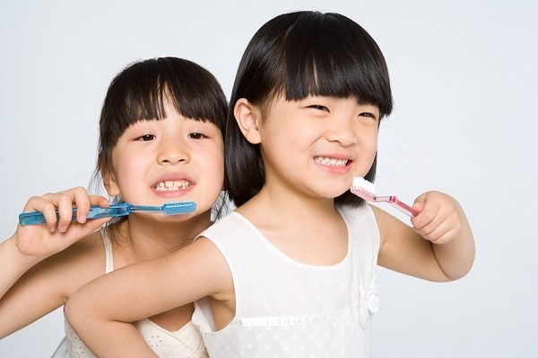 Khám răng cho trẻ em tại Bệnh viện Thu Cúc