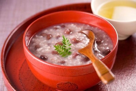 Bệnh gan nhiễm mỡ phổ biến ở những người thừa cân béo phì, người nghiện rượu, người cao tuổi, người thích ăn đồ tanh, người lười vận động, người thường xuyên nhịn đói… và những người bị bệnh viêm gan.