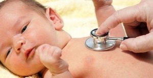 Trẻ em rất dễ mắc bệnh về đường hô hấp trong đó có viêm phổi