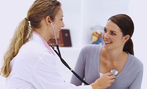 Đau ngực trái là bệnh gì?cảm thấy rất tức ngực nên phải