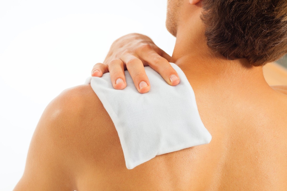 Viêm khớp quanh vai gây nhiều phiền toái cho sinh hoạt hàng ngày của người bệnh