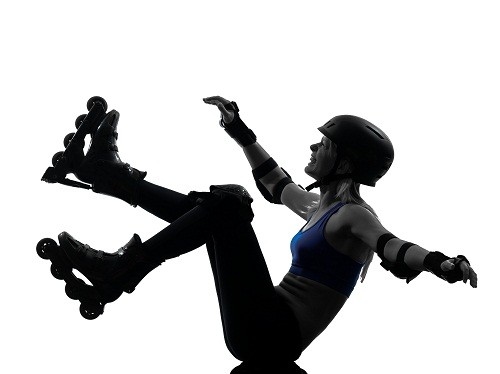 Chấn thương, va đập từ bên ngoài như vấp ngã, tai nạn giao thông... khiến xương cụt bị tổn thương.