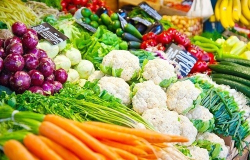 Nên lựa chọn những thực phẩm lành mạnh, tốt cho thận để bổ sung vào chế độ ăn uống hàng ngày.