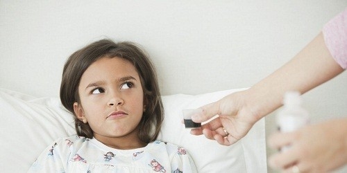 Nguyên nhân chủ yếu là do sự thiếu hiểu biết của người lớn. 