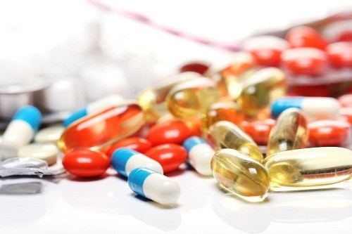 Với các trường hợp mắc bệnh vẩy nến quá nặng, bao gồm cả phần da đầu và không đáp ứng với các phương pháp điều trị tiêu chuẩn, người bệnh có thể được chỉ định sử dụng thuốc dạng uống