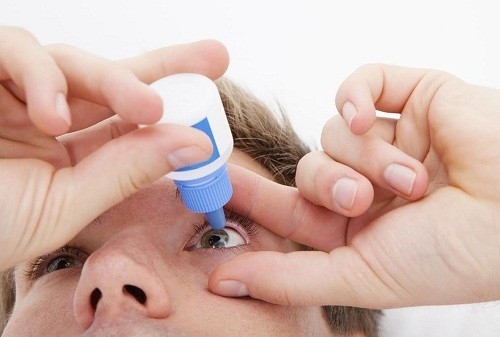 Có rất nhiều loại thuốc khác nhau (bao gồm thuốc nhỏ mắt hoặc thuốc viên) được sử dụng để điều trị bệnh tăng nhãn áp. 