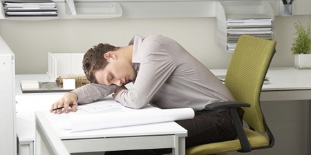 Giấc ngủ trưa giúp tái tạo lại năng lượng, cải thiện trí nhớ, làm tăng khả năng sáng tạo.