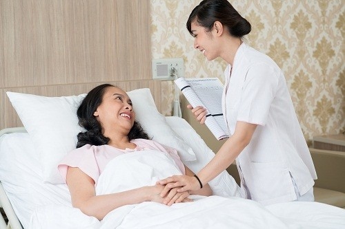 Chế độ ăn uống sau phẫu thuật khoa học sẽ giúp người bệnh nhanh chóng phục hồi sức khỏe và làm lành vết mổ.