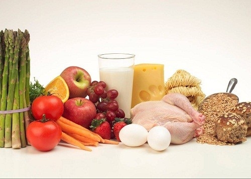 Người bị huyết áp thấp nên lựa chọn các loại thực phẩm như ngũ cốc nguyên hạt, trái cây, rau, thịt gia cầm bỏ da và cá.