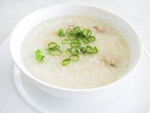 Mổ trĩ xong nên ăn gì?thức ăn dạng lỏng như cháo, súp