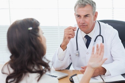 Nếu tình trạng mất ngủ gây khó khăn cho sinh hoạt đời thường do người bệnh quá buồn ngủ và mệt mỏi, bác sĩ có thể kê đơn thuốc ngủ trong một thời gian để hạn chế. 