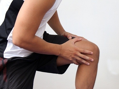 Viêm khớp dạng thấp ở thiếu niên là một tình trạng viêm khớp mạn tính. 