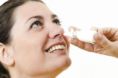 Thuốc xịt mũi có tác dụng làm co mạch và giữ cho xoang luôn thông thoáng, đặc biệt là trong những ngày lạnh, tuy nhiên chỉ nên sử dụng theo quy định, không được lạm dụng.