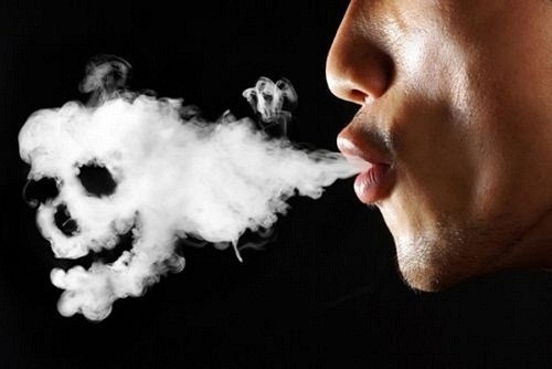 Để phòng tránh viêm xoang, nên tránh tiếp xúc với chất kích thích, chẳng hạn như khói thuốc lá hoặc mùi hóa chất mạnh.