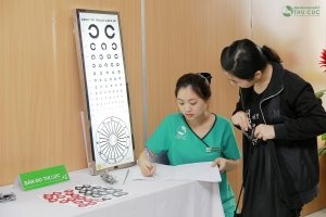 tranh ngang ngửa với sản phẩm ngoại.
