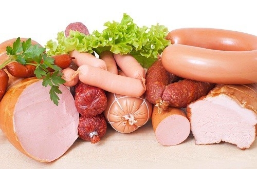 Thực phẩm chế biến sẵn là nguồn cung cấp của chất béo chuyển hóa vì thế nên hạn chế ăn đồ ăn sẵn.