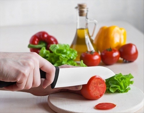 Một chế độ ăn uống lành mạnh sẽ cung cấp đầy đủ chất dinh dưỡng, giúp đẩy nhanh quá trình phục hồi sau phẫu thuật tuyến giáp.