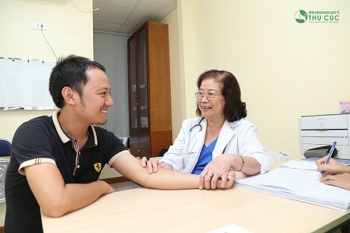 Những dấu hiệu nhận biết thoát vị đĩa đệm kéo dài sẽ ảnh hưởng tới sinh hoạt nên người bệnh cần đi khám để điều trị sớm