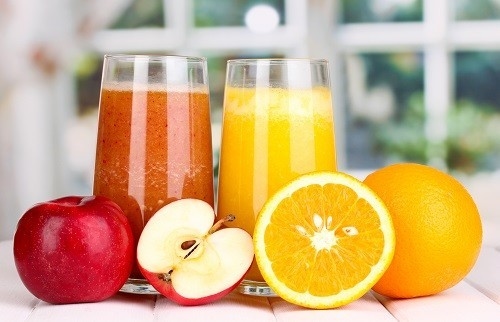 Để đảm bảo chất cân bằng chất điện giải, những người bị tiêu chảy mãn tính cần phải bù chất điện giải bằng cách uống nước canh và nước trái cây thay vì nước lọc. 