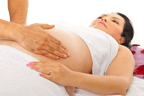 Phụ nữ có thai bị viêm đường tiết niệu có thể gây đẻ non, sảy thai, nhiễm khuẩn sơ sinh