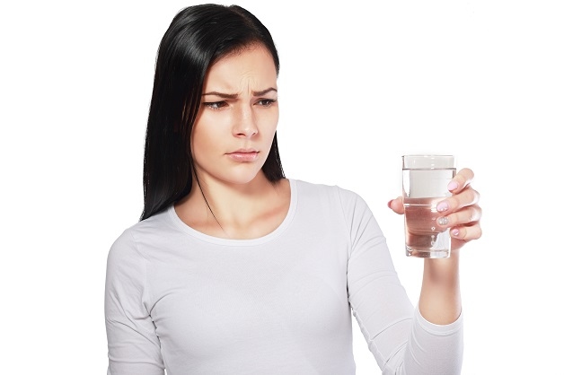 Khoảng 1 - 2 giờ sau khi nôn hoặc khi tình trạng nôn mửa đã giảm, bắt đầu quá trình bù nước chậm