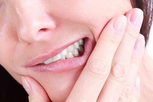 Giảm đau khi mọc răng không, nhiều người rất khó chịu