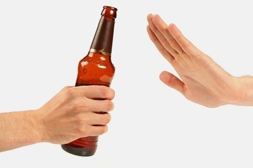 Cố gắng hạn chế uống rượu bia hoặc kiêng hoàn toàn.