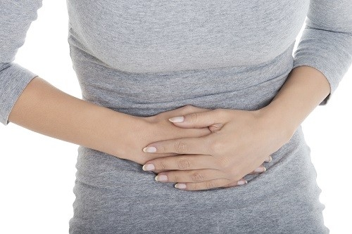 Tiêu chảy là một trong nhiều triệu chứng mà một người có men gan cao có thể gặp phải trong quá trình phát triển bệnh.