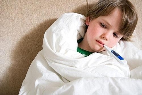 Nếu không phát hiện và điều trị sớm, bệnh có thể gây biến chứng nguy hiểm, ảnh hưởng tới sức khỏe, đặc biệt là trẻ nhỏ