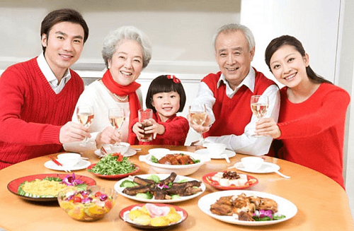 Để phòng ngừa nguy cơ mắc viêm phổi cấp tính cần đảm bảo đầy đủ dinh dưỡng trong chế độ ăn uống hàng ngày