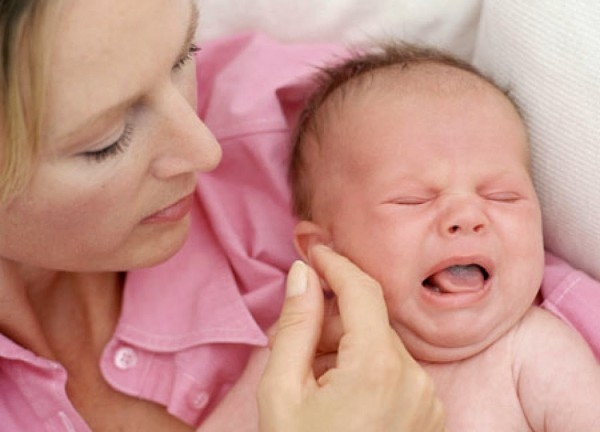 Viêm mũi cấp tính, viêm mũi bạch hầu,... là các loại viêm mũi ở trẻ sơ sinh hay gặp