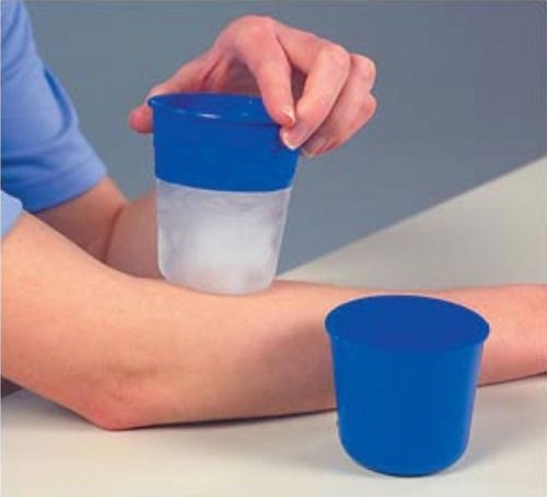 Chườm đá giúp giảm đau, giảm xuất huyết tại chỗ