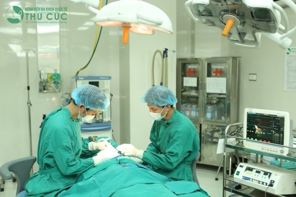 Phẫu thuật kết hợp xương bằng nẹp vít tại bệnh viện Thu Cúc