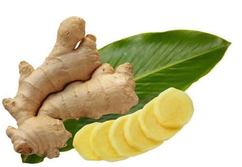 Gừng có các chất dinh dưỡng và các hợp chất hoạt tính sinh học cải thiện sức khỏe và chống lại bệnh tật. Nhai một mẩu gừng nhỏ mỗi khi bạn bắt đầu dùng bữa ăn có lợi ích cho sức khỏe. Gừng sẽ giúp tiêu hóa và cũng giúp bạn làm sạch các độc tố ra khỏi cơ thể.