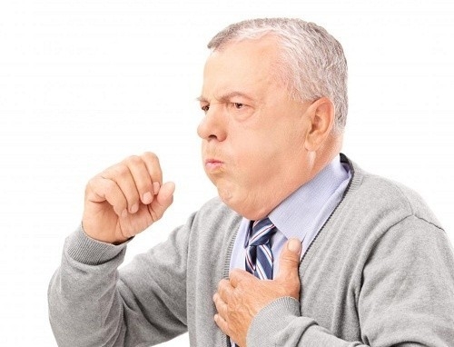Bệnh viêm phổi có nhiều triệu chứng như ho, có đờm, sốt,...