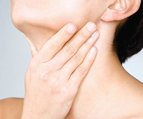 Đờm là dạng chất đặc dính, làm tắc nghẽn cổ họng, bịt kín lỗ mũi, gây khó thở. 