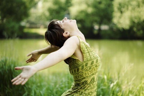 Ngủ đủ giấc, thư giãn cho tinh thần thoải mái giúp ngừa đau nửa đầu