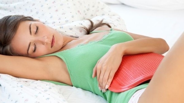 Tình trạng đau bụng dữ dội trong chu kỳ kinh kèm theo buồn nôn, toát mồ hôi, tụt huyết áp là những dấu hiệu không đơn giản