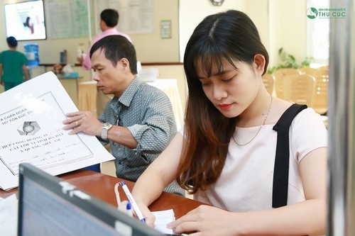 Chị em cũng nên tới các cơ sở y tế chuyên khoa để thăm khám và xác định nguyên nhân