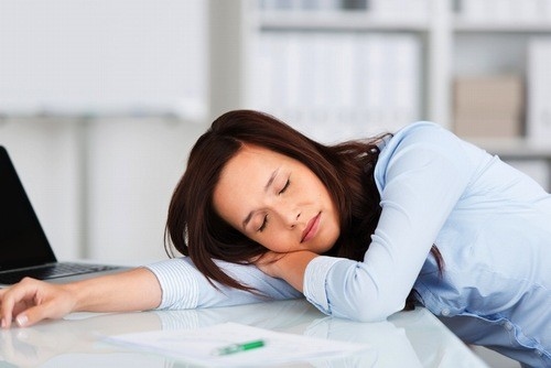 Nếu cảm thấy ra máu nhiều, người rất mệt mỏi sau khi tháo vòng cần đến cơ sở y tế để được thăm khám.