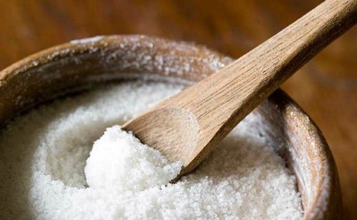 Trị huyết trắng bằng phèn chua là cách nhiều chị em truyền tai nhau.