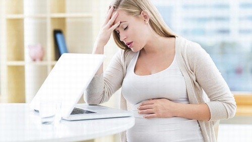 Lúc mang bầu, mẹ nên tránh căng thẳng về thần kinh.