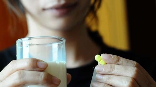 Không dùng sữa để uống thuốc