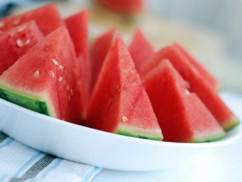 Là một loại quả có khả năng kiểm soát lượng axit bên trong dạ dày, giảm tình trạng dư axit dạ dày.